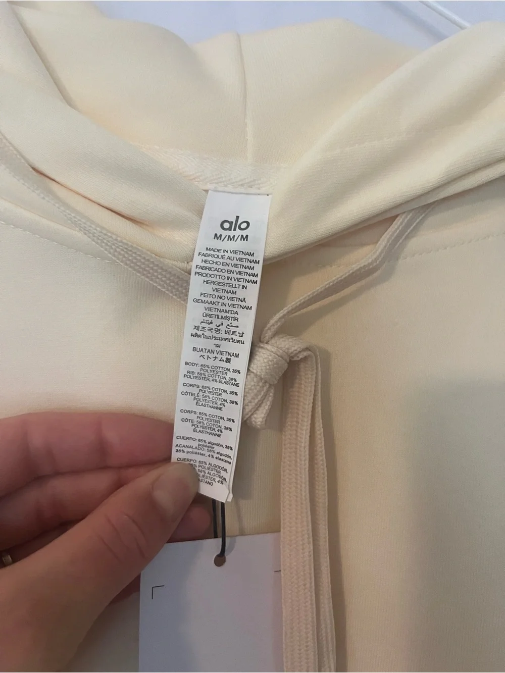 NWT Women’s ALO Yoga Cream Drawstring Hoodie size medium unisex